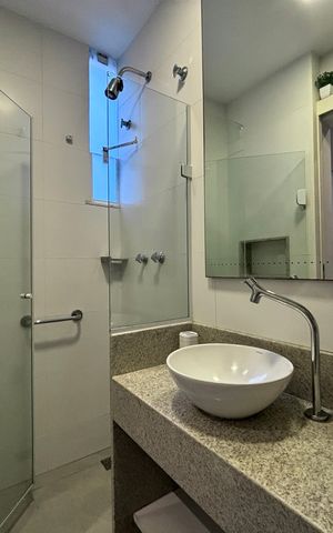 Apartamento à venda com 92m², 2 quartos e sem vaga Apartamento à venda com 92m², 2 quartos e sem vagaBanheiro social