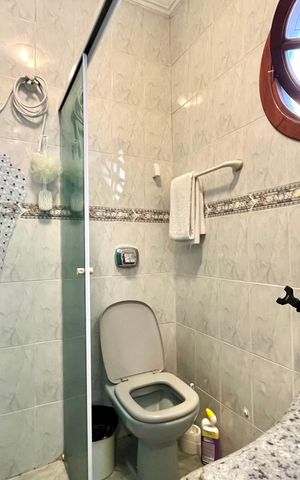 Casa à venda com 107m², 3 quartos e 2 vagas Casa à venda com 107m², 3 quartos e 2 vagasBanheiro da Suíte