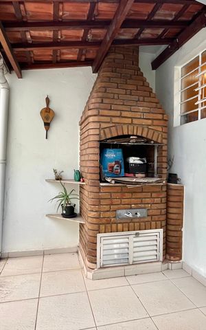 Casa à venda com 107m², 3 quartos e 2 vagas Casa à venda com 107m², 3 quartos e 2 vagasChurrasqueira