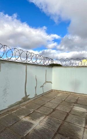 Casa à venda com 107m², 3 quartos e 2 vagas Casa à venda com 107m², 3 quartos e 2 vagasÁrea externa