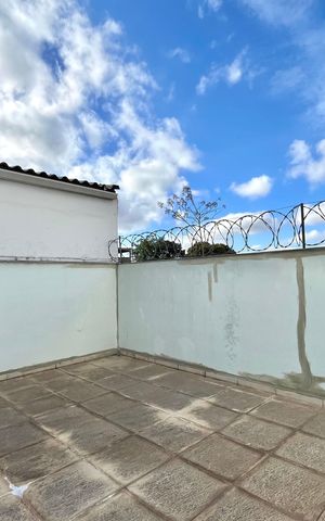 Casa à venda com 107m², 3 quartos e 2 vagas Casa à venda com 107m², 3 quartos e 2 vagasÁrea externa
