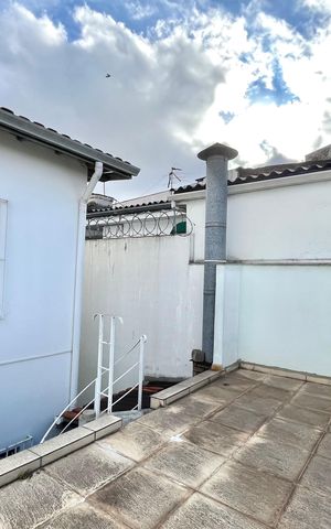 Casa à venda com 107m², 3 quartos e 2 vagas Casa à venda com 107m², 3 quartos e 2 vagasÁrea externa