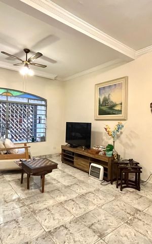 Casa à venda com 107m², 3 quartos e 2 vagas Casa à venda com 107m², 3 quartos e 2 vagasSala