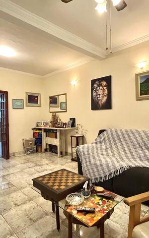 Casa à venda com 107m², 3 quartos e 2 vagas Casa à venda com 107m², 3 quartos e 2 vagasSala