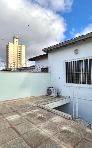 Casa à venda com 107m², 3 quartos e 2 vagas Casa à venda com 107m², 3 quartos e 2 vagasÁrea externa