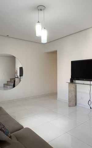 Casa de condomínio à venda com 120m², 3 quartos e 2 vagas Casa de condomínio à venda com 120m², 3 quartos e 2 vagasSala