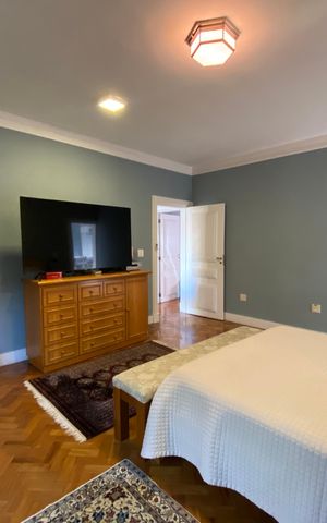 Casa à venda com 486m², 6 quartos e 5 vagas Casa à venda com 486m², 6 quartos e 5 vagasSuíte 4