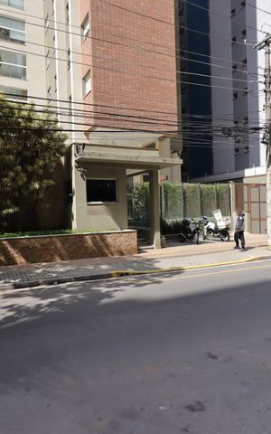 Apartamento à venda com 181m², 4 quartos e 4 vagasFachada