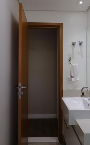 Apartamento à venda com 181m², 4 quartos e 4 vagasBanheiro da Suíte 1