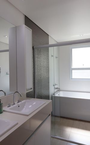 Apartamento à venda com 181m², 4 quartos e 4 vagasBanheiro da Suíte 2