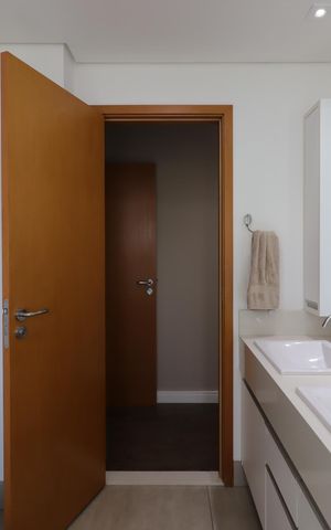 Apartamento à venda com 181m², 4 quartos e 4 vagasBanheiro da Suíte 2