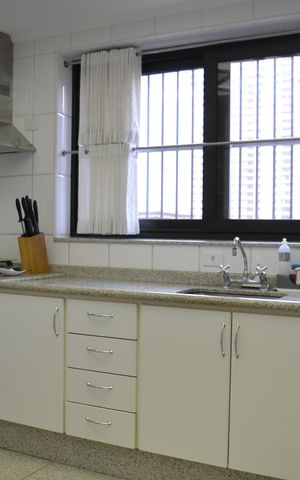 Apartamento à venda com 154m², 4 quartos e 2 vagasCozinha