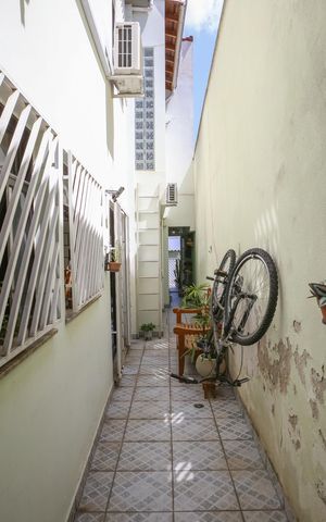 Casa à venda com 120m², 3 quartos e 1 vaga Casa à venda com 120m², 3 quartos e 1 vagaÁrea de Serviço e Churrasqueira