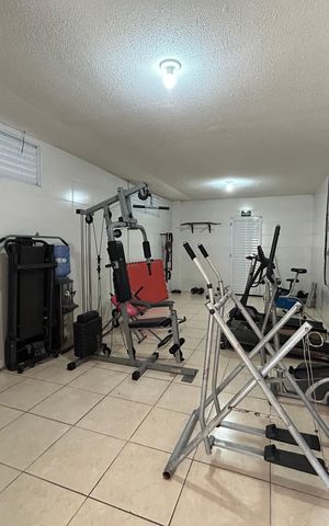Apartamento à venda com 40m², 2 quartos e 1 vaga Apartamento à venda com 40m², 2 quartos e 1 vagaAcademia