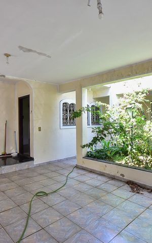 Casa à venda com 302m², 4 quartos e 3 vagasGaragem