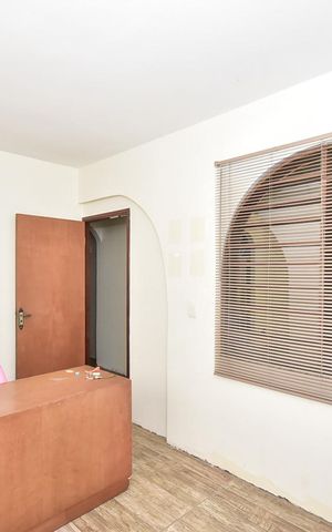 Casa à venda com 302m², 4 quartos e 3 vagasEscritório
