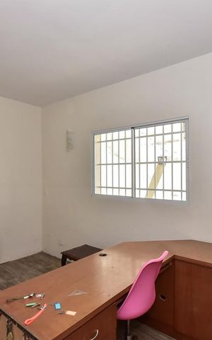 Casa à venda com 302m², 4 quartos e 3 vagasEscritório