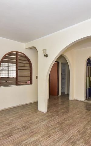 Casa à venda com 302m², 4 quartos e 3 vagasSala