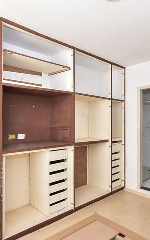 Casa à venda com 302m², 4 quartos e 3 vagasSuíte