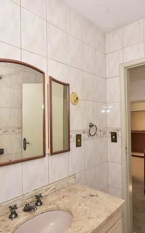 Casa à venda com 302m², 4 quartos e 3 vagasBanheiro 2