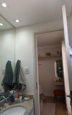 Apartamento à venda com 81m², 3 quartos e 2 vagasBanheiro da Suíte