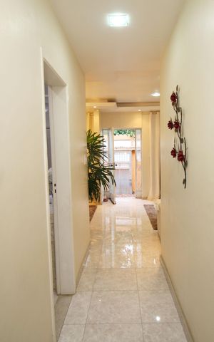 Casa à venda com 361m², 5 quartos e 2 vagasSala - Corredor