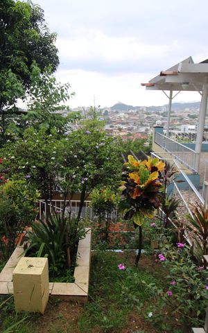 Casa à venda com 361m², 5 quartos e 2 vagasQuintal - Jardim