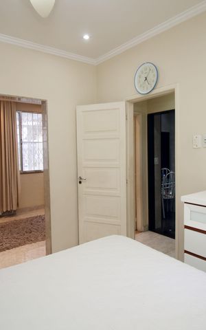 Casa à venda com 361m², 5 quartos e 2 vagasQuarto 1