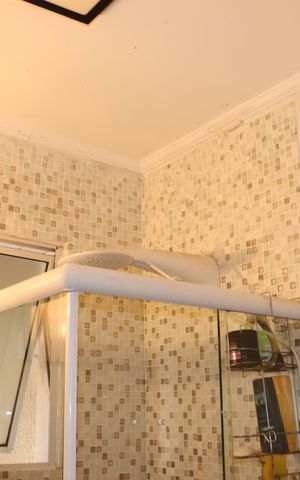 Casa de condomínio para alugar com 110m², 3 quartos e 2 vagasBanheiro da Suíte