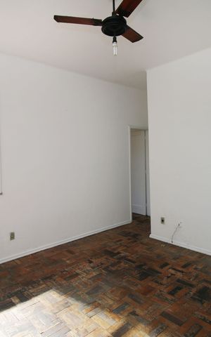 Apartamento à venda com 90m², 2 quartos e sem vagaSala