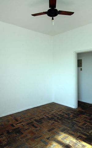 Apartamento à venda com 90m², 2 quartos e sem vagaSala