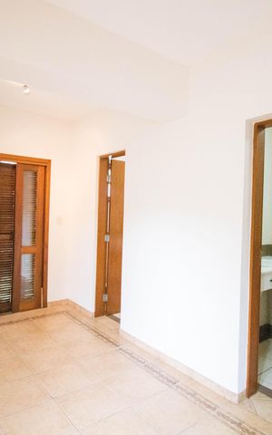 Casa à venda com 200m², 4 quartos e 3 vagas Casa à venda com 200m², 4 quartos e 3 vagasHall de Entrada