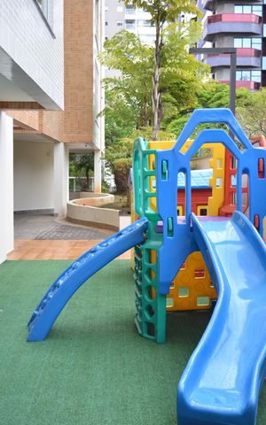 Apartamento à venda com 122m², 3 quartos e 3 vagasÁrea comum - Playground
