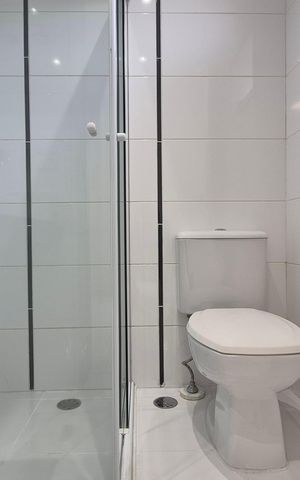 Apartamento à venda com 128m², 4 quartos e 2 vagas Apartamento à venda com 128m², 4 quartos e 2 vagasBanheiro da suíte 2
