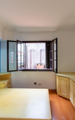 Casa de condomínio à venda com 225m², 3 quartos e 3 vagas Casa de condomínio à venda com 225m², 3 quartos e 3 vagasSuíte