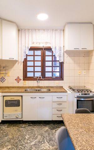 Casa de condomínio à venda com 225m², 3 quartos e 3 vagas Casa de condomínio à venda com 225m², 3 quartos e 3 vagasCozinha