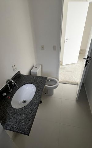 Apartamento à venda com 155m², 3 quartos e 2 vagas Apartamento à venda com 155m², 3 quartos e 2 vagasBanheiro da Suíte 1