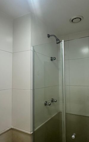 Apartamento à venda com 78m², 2 quartos e 1 vaga Apartamento à venda com 78m², 2 quartos e 1 vagaBanheiro Social