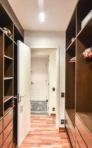 Apartamento para alugar com 191m², 3 quartos e 3 vagasArmário da Suíte 1