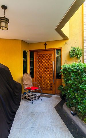 Casa à venda com 197m², 3 quartos e 2 vagasQuintal