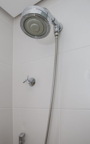 Apartamento à venda com 69m², 2 quartos e 1 vaga Apartamento à venda com 69m², 2 quartos e 1 vagaBanheiro da Suíte