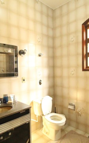 Casa para alugar com 599m², 6 quartos e 6 vagasBanheiro social 2