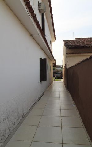 Casa para alugar com 599m², 6 quartos e 6 vagasLateral da casa