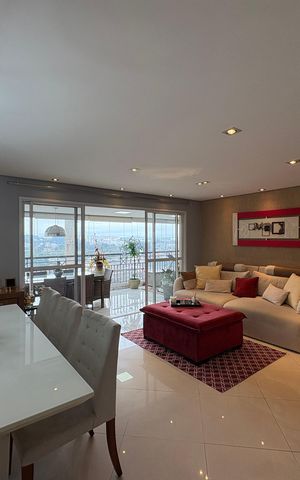 Casa à venda com 167m², 3 quartos e 3 vagas Casa à venda com 167m², 3 quartos e 3 vagasSala