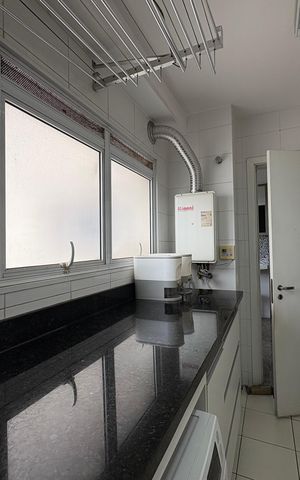 Casa à venda com 167m², 3 quartos e 3 vagas Casa à venda com 167m², 3 quartos e 3 vagasLavanderia