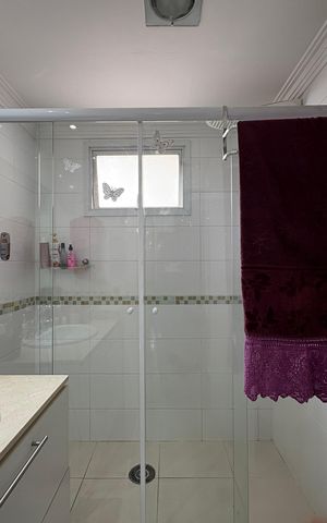 Casa à venda com 167m², 3 quartos e 3 vagas Casa à venda com 167m², 3 quartos e 3 vagasBanheiro da suíte 1