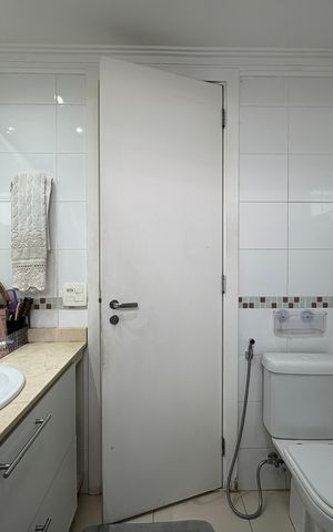 Casa à venda com 167m², 3 quartos e 3 vagas Casa à venda com 167m², 3 quartos e 3 vagasBanheiro da suíte 3