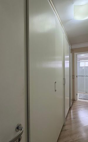 Casa à venda com 167m², 3 quartos e 3 vagas Casa à venda com 167m², 3 quartos e 3 vagasCloset da suíte 3