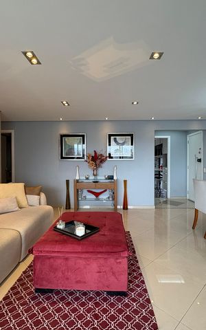 Casa à venda com 167m², 3 quartos e 3 vagas Casa à venda com 167m², 3 quartos e 3 vagasSala