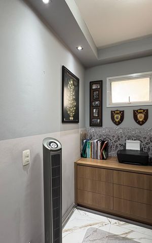 Casa à venda com 167m², 3 quartos e 3 vagas Casa à venda com 167m², 3 quartos e 3 vagasEscritório